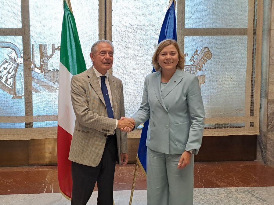 Ue, Urso incontra Virkkunen. Intesa sui dossier tecnologici - 