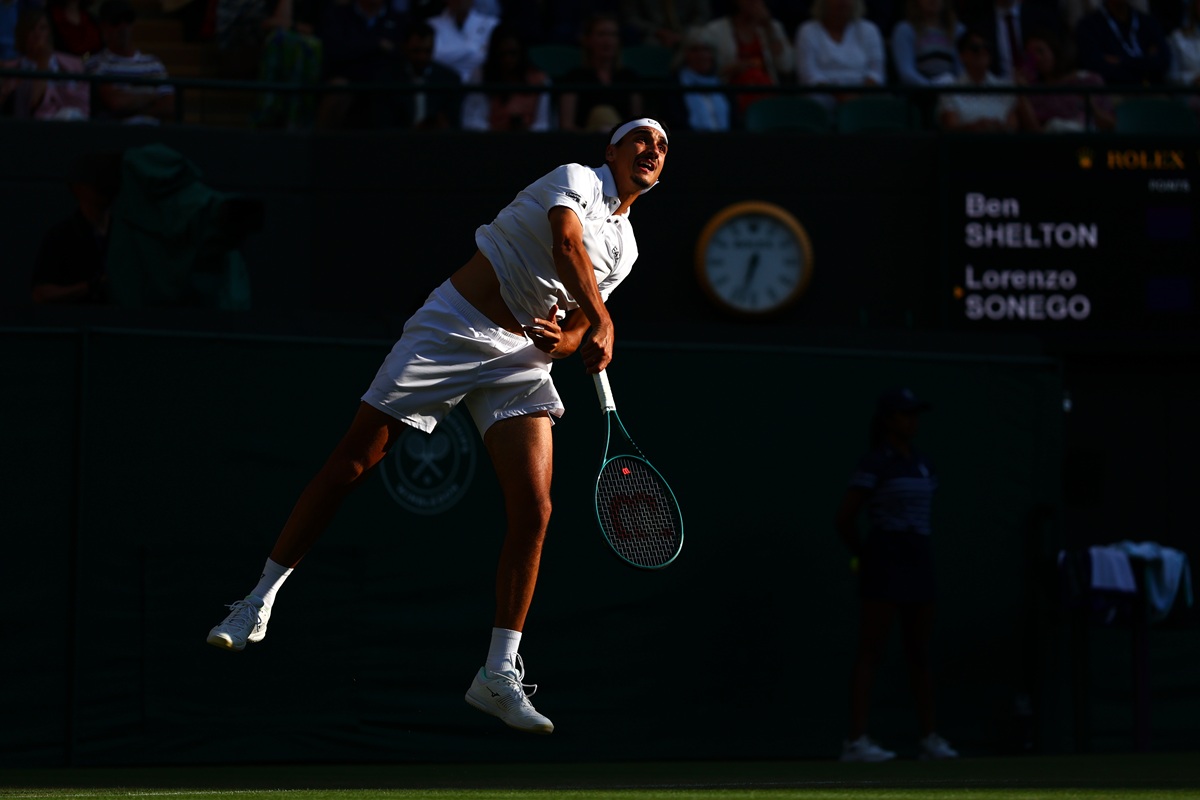 Sonego eliminato a Wimbledon, ai quarti va Shelton -
