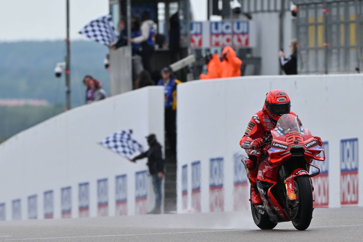 Al Sachsenring vince Marc Marquez, preceduti Alex e Bagnaia - 