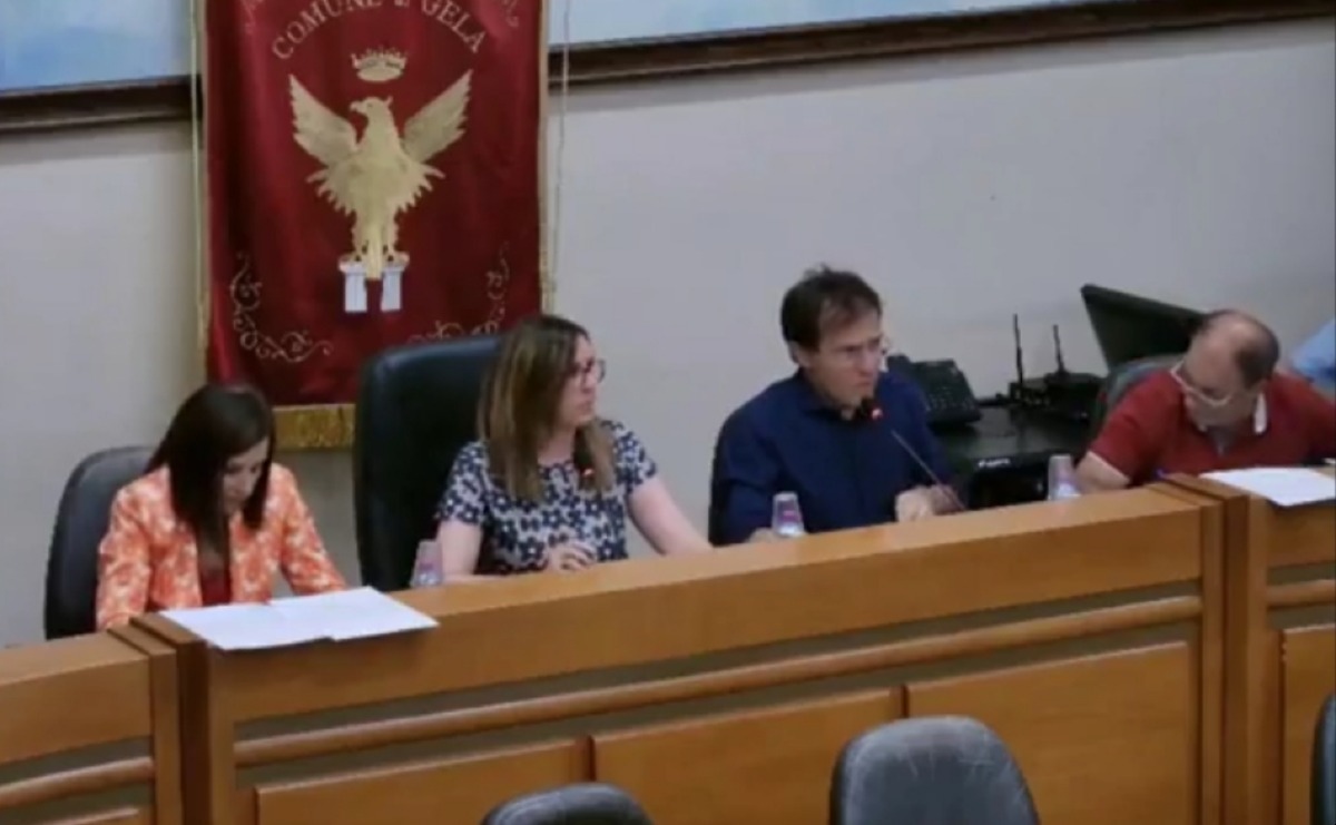 Consiglio, manca il numero legale: rinvio sulle variazioni di bilancio   - 