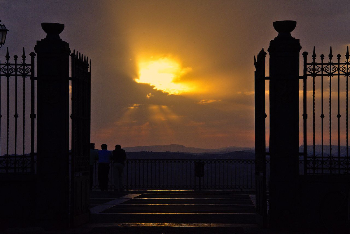 Un panorama sospeso tra natura e tramonti: l'incredibile terrazza nissena che devi assolutamente vedere - Foto: Jackumaraja/Wikipedia