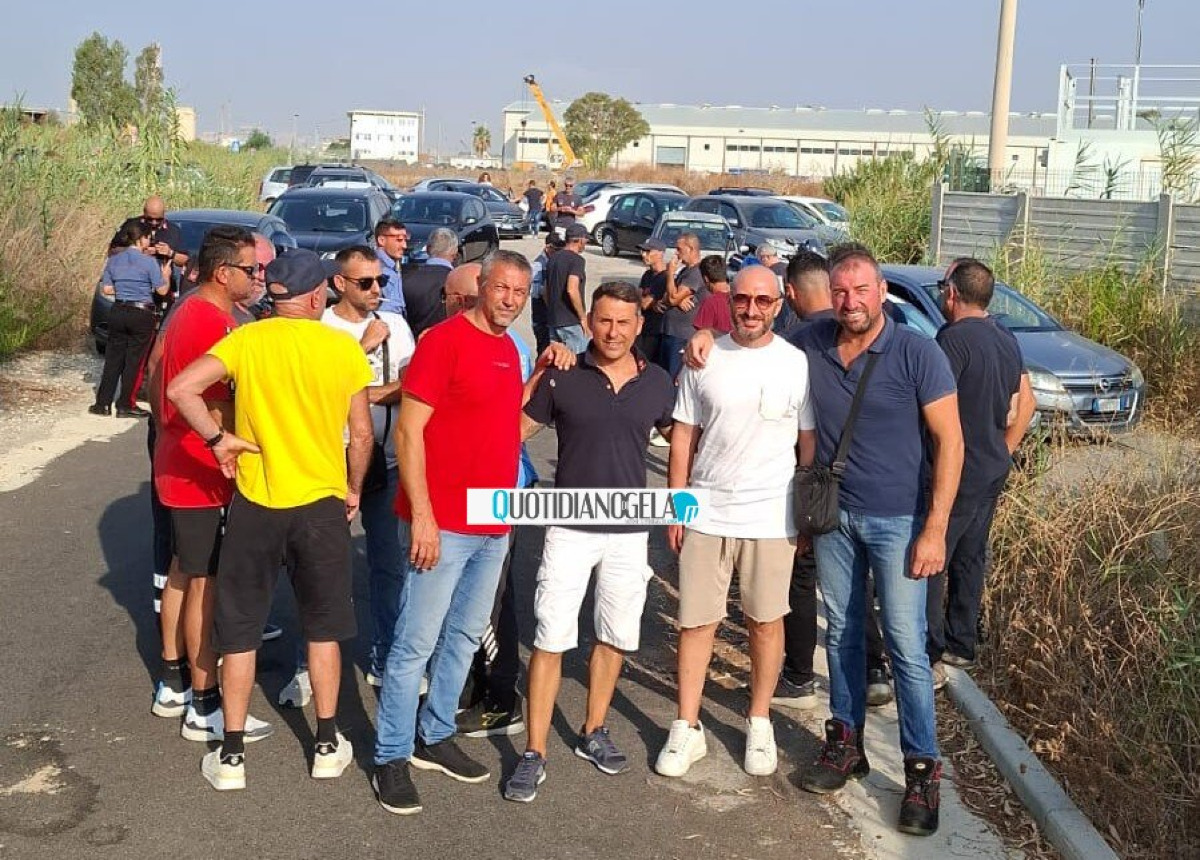 Protestano operai Sarind, tensione dopo licenziamento lavoratore: "Azienda non accetta accordo" - 