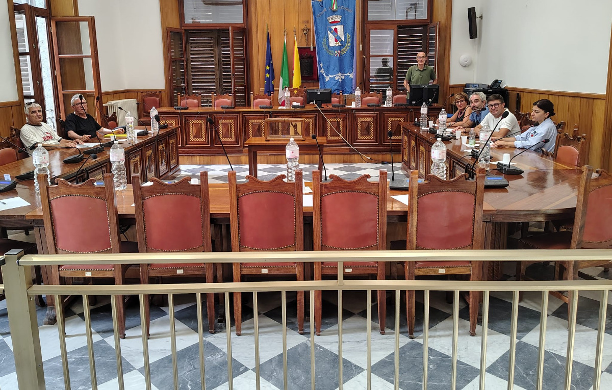 Mazzarino, consiglieri del sindaco chiedono dimissioni del presidente del consiglio: "Non si tocca" - 