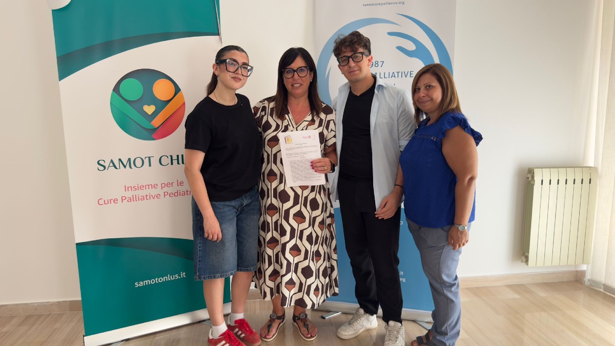 Protocollo d’Intesa tra Farc e Rotaract Club : insieme per sostenere le pazienti oncologiche - 