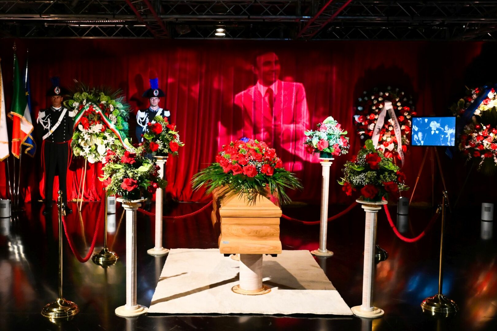 Addio a Pippo Baudo, oggi la camera ardente a Roma - 