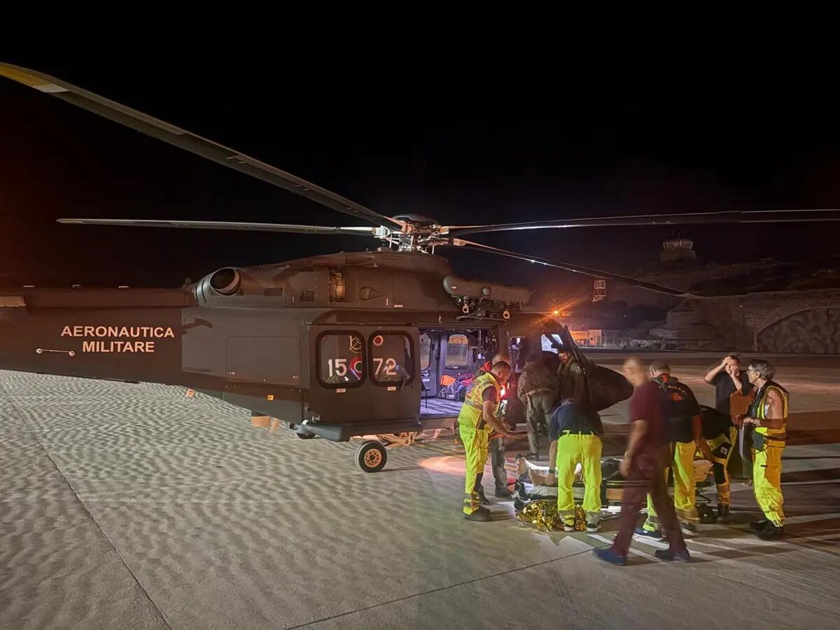 Aeronautica Militare, nella notte tre interventi con gli elicotteri a Pantelleria e in provincia di Pordenone - 