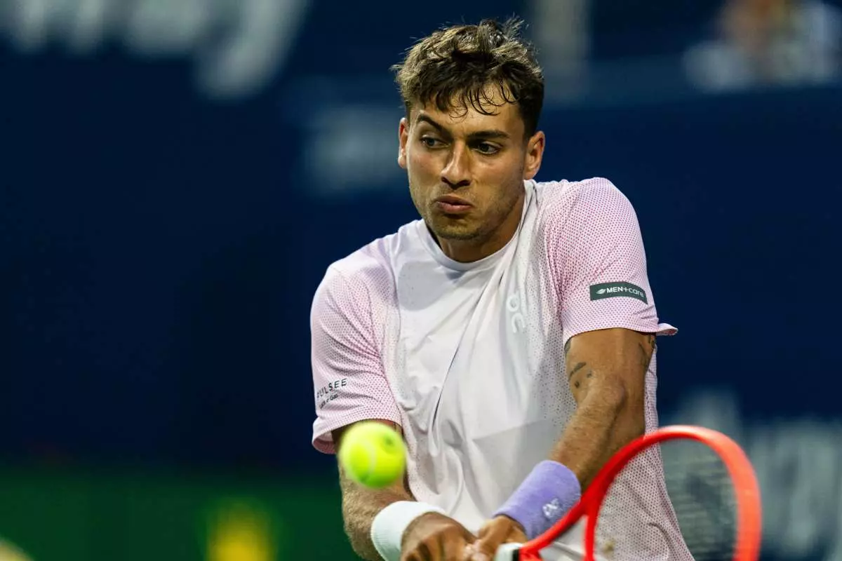 Cobolli lotta a Toronto ma cede negli ottavi a Shelton - 