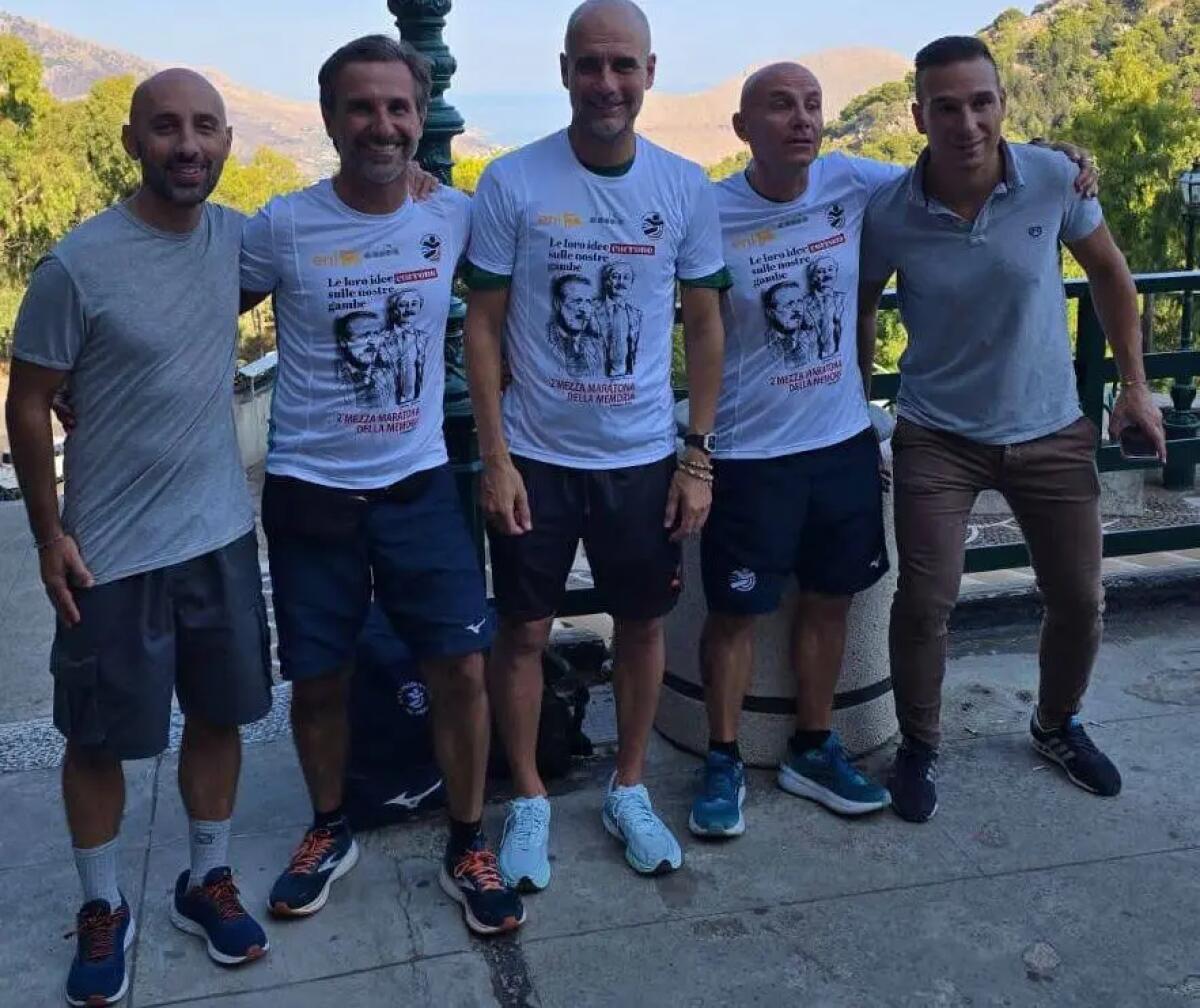 Guardiola a Palermo in visita al Santuario di Santa Rosalia con la maglia di Falcone e Borsellino - 