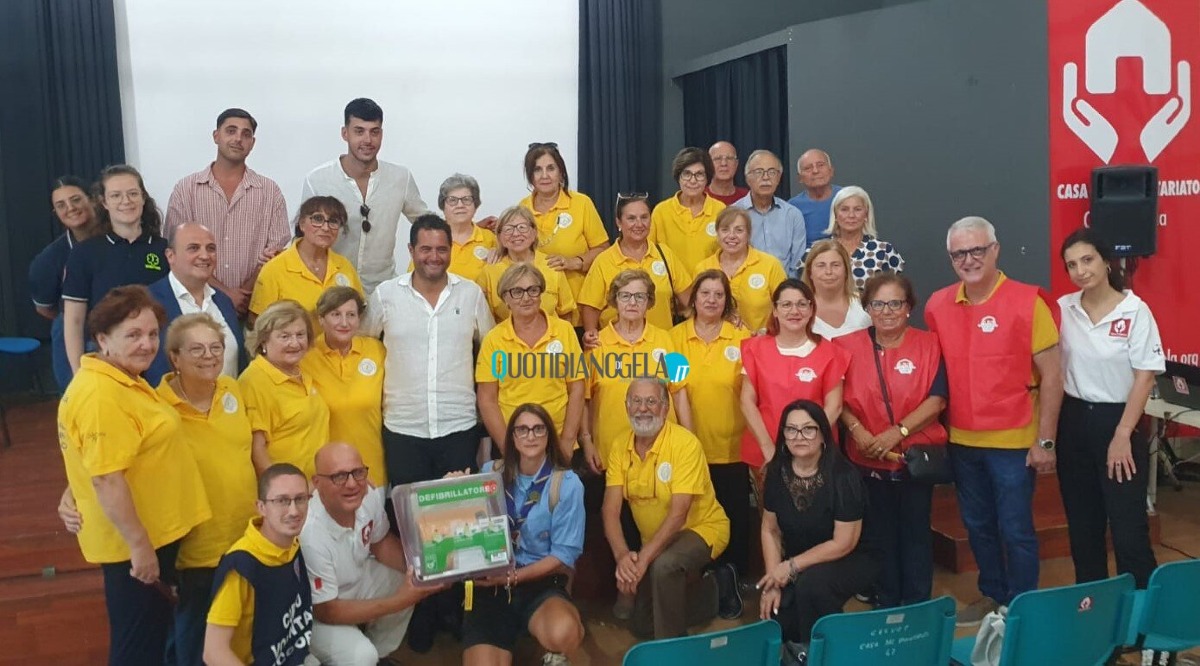 L'associazione Neos ha donato un defibrillatore alla Casa del volontariato - 