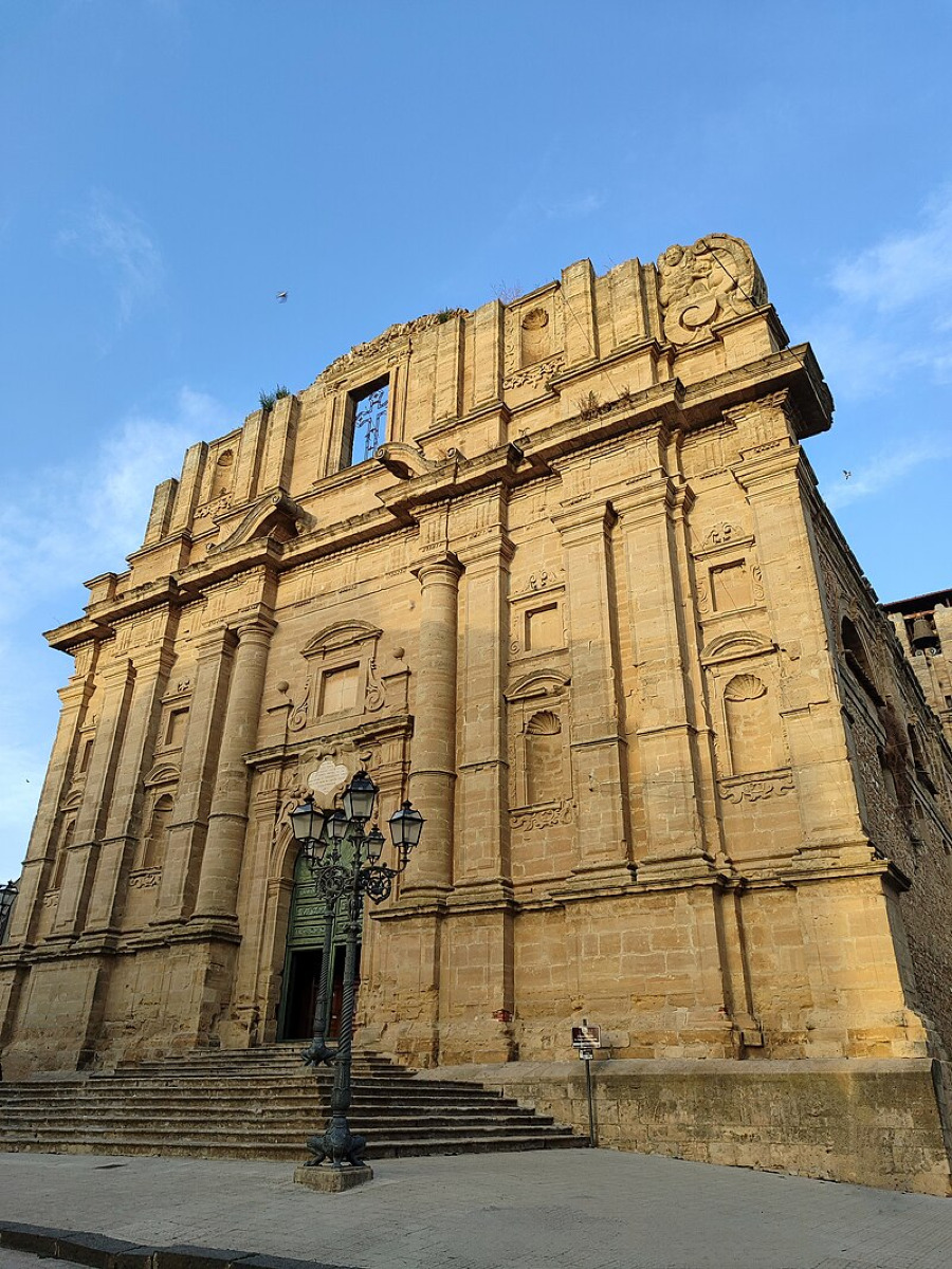 L'incredibile chiesa che domina Mazzarino e nasconde un tesoro barocco - Foto: Hiron1986/Wikipedia