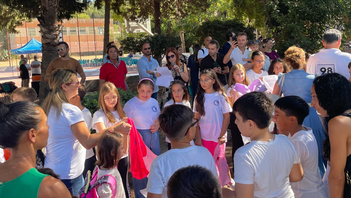 Gioia ed emozione, primo giorno di scuola in città: esordio anche per gli alunni della "Verga" - 