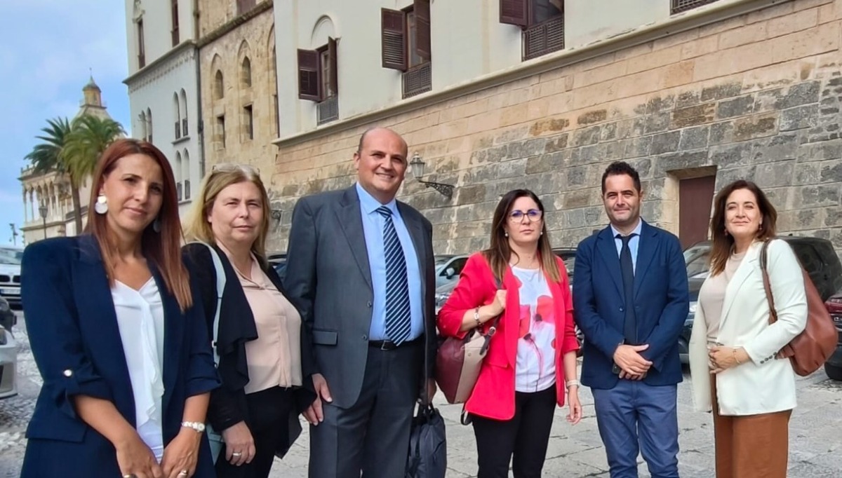 Sanità depotenziata, dopo la trasferta all'Ars giovedì mattina sit-in davanti all'ospedale "Vittorio Emanuele" - 