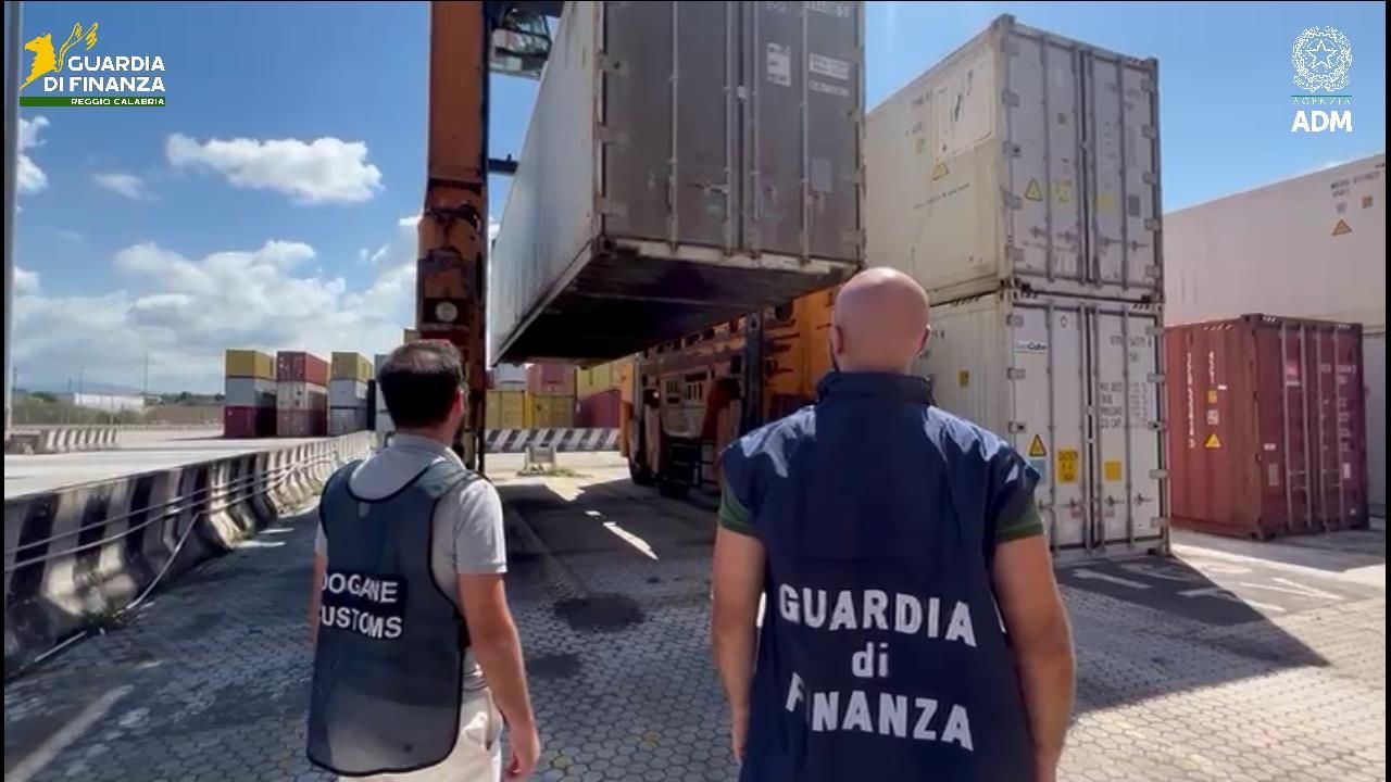 Sequestrati 288 chili di cocaina nel porto di Gioia Tauro - 