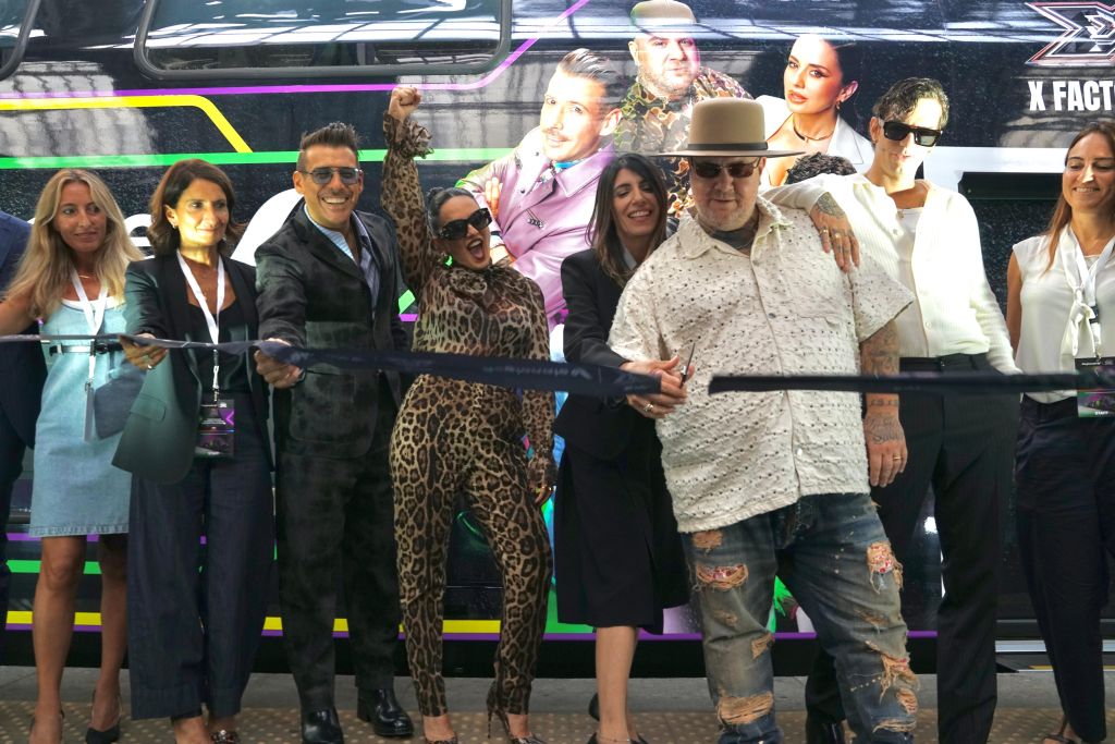 Trenitalia “viaggia con la musica”, un Regionale con la livrea X Factor - 