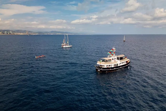 Global Sumud Flotilla rientrata nel porto di Barcellona per il maltempo - 