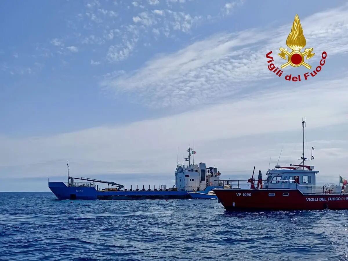 Peschereccio contro gli scogli nel Palermitano, illeso l’equipaggio - 