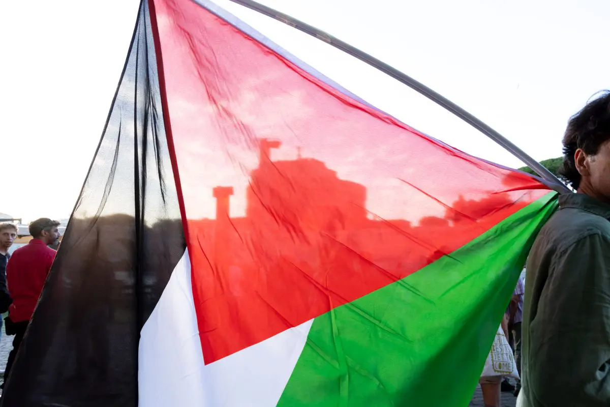 Regno Unito, Canada e Australia riconoscono lo Stato palestinese - 