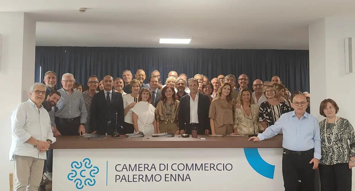 La Camera di Commercio di Palermo ed Enna riqualifica 47 dipendenti, firmati i contratti - 