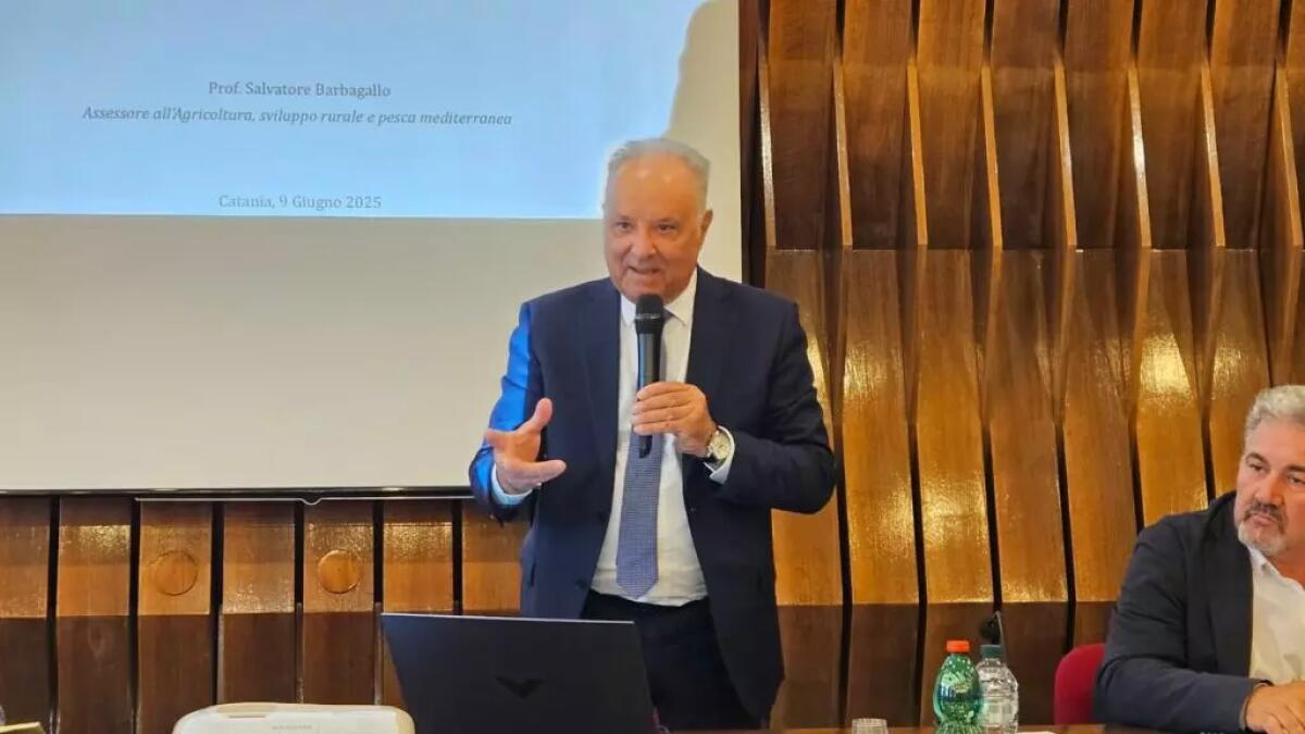 Regione, si è dimesso l’assessore all’agricoltura Salvatore Barbagallo - 