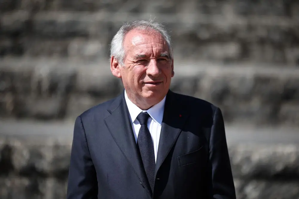 Francia, Parlamento boccia governo Bayrou - 