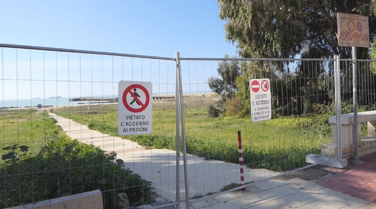 Il cantiere infinito del Lungomare, tornano gli operai ma il meteo li blocca - 
