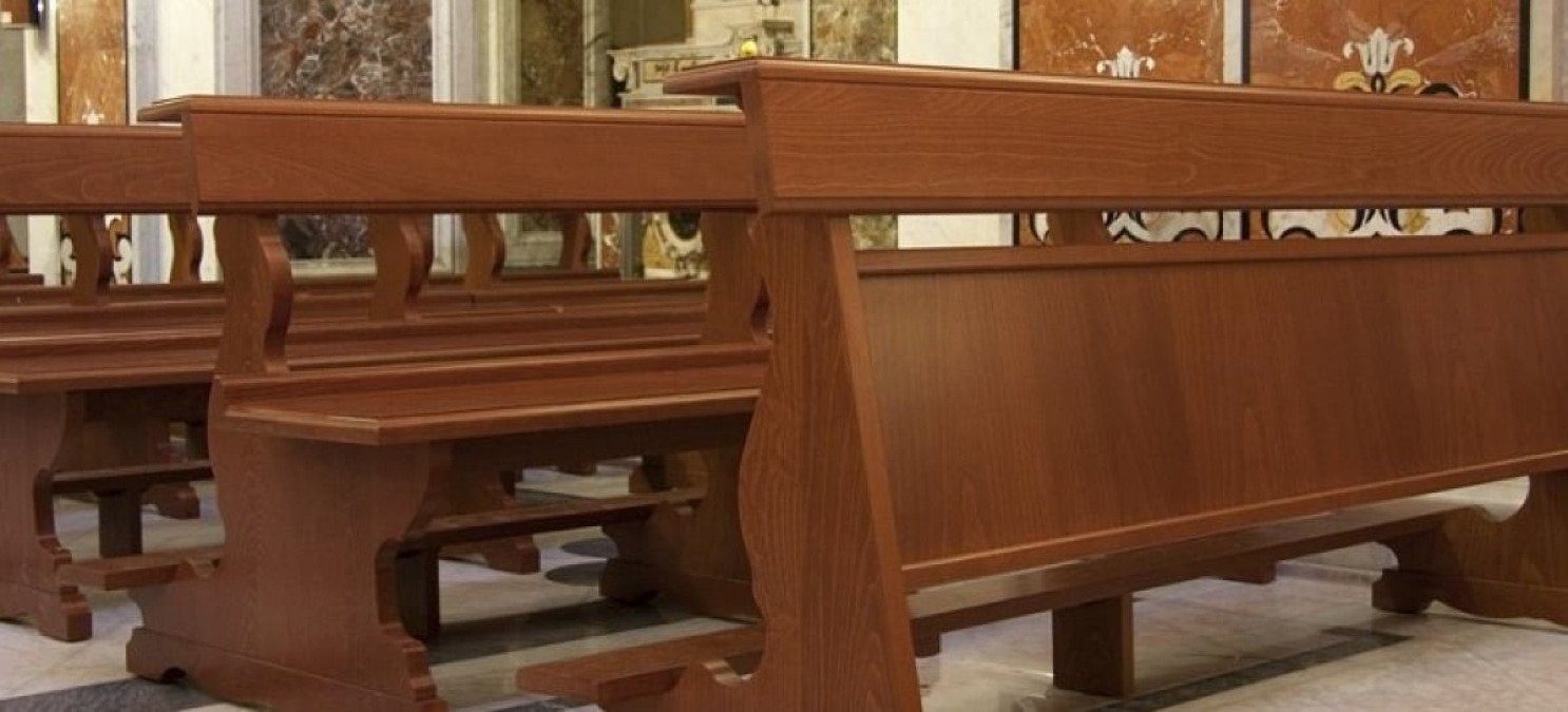 Borsa rubata in chiesa, obbligo di presentazione per il giovane arrestato - 