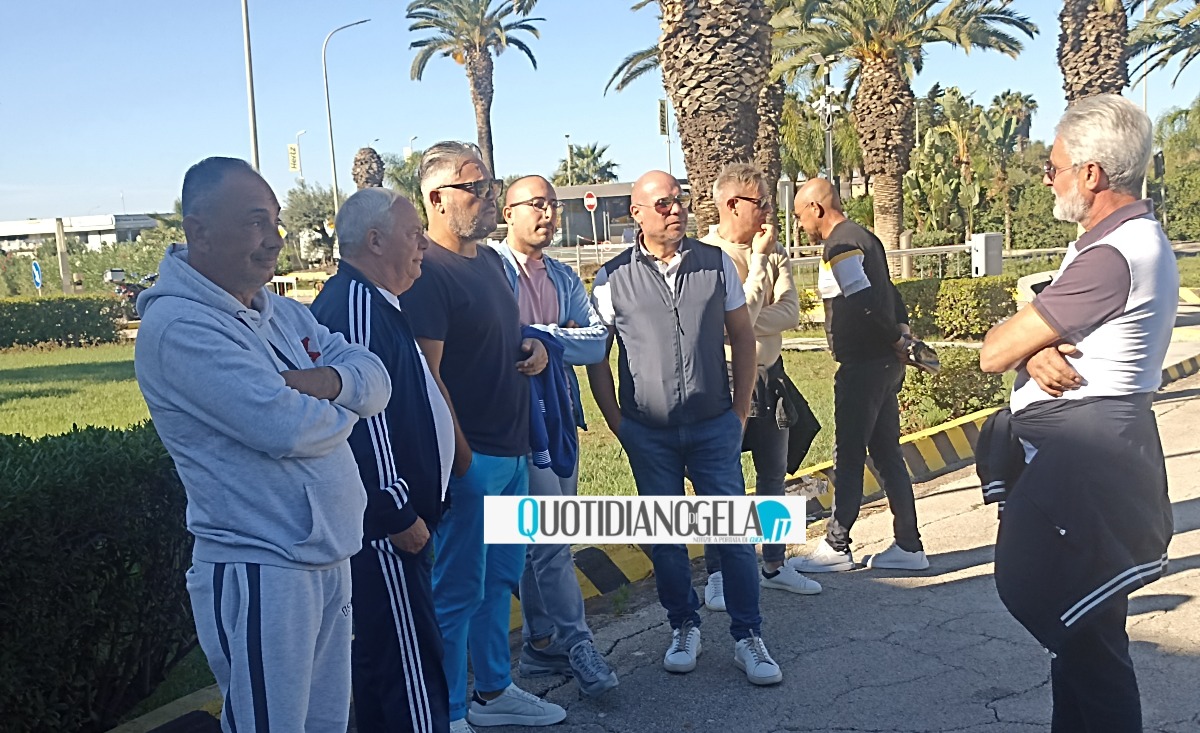 Nuova Icom, operai davanti uffici Eni: "Azienda dismette il cantiere e non sappiamo cosa accadrà" - 