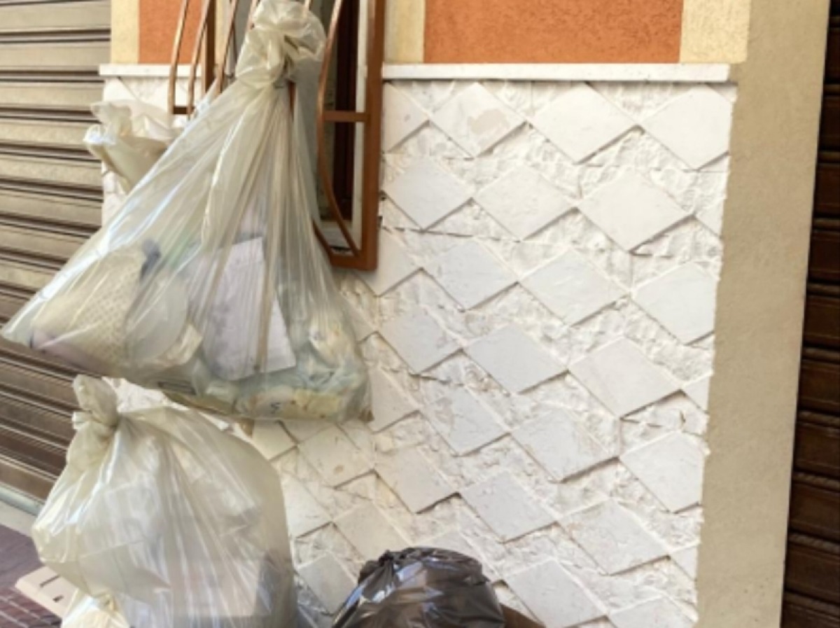 Rifiuti, stretta sulla frazione indifferenziata: "Solo nei mastelli e senza altre tipologie" - 