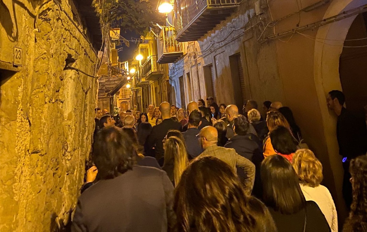 Il Ghost Tour divide il centro storico: “Non evochiamo spiriti, raccontiamo la città” - 