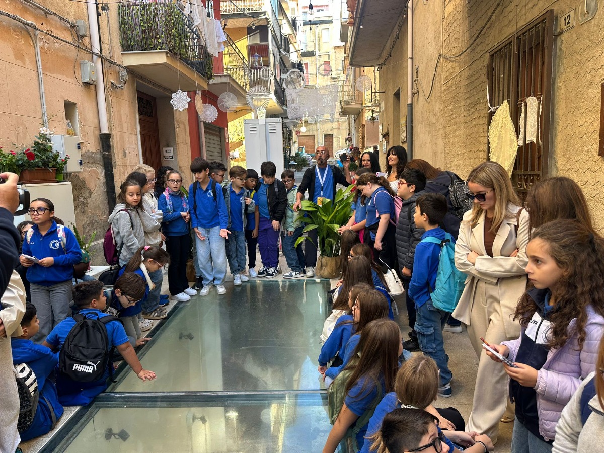 Studenti della Verga alla scoperta del quartiere Buvuru - 