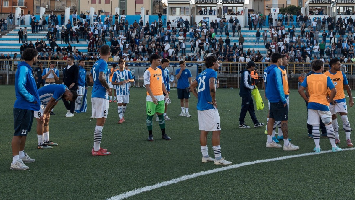 Il Gela rompe il silenzio: "Cacciola resta, reagiamo insieme" - 