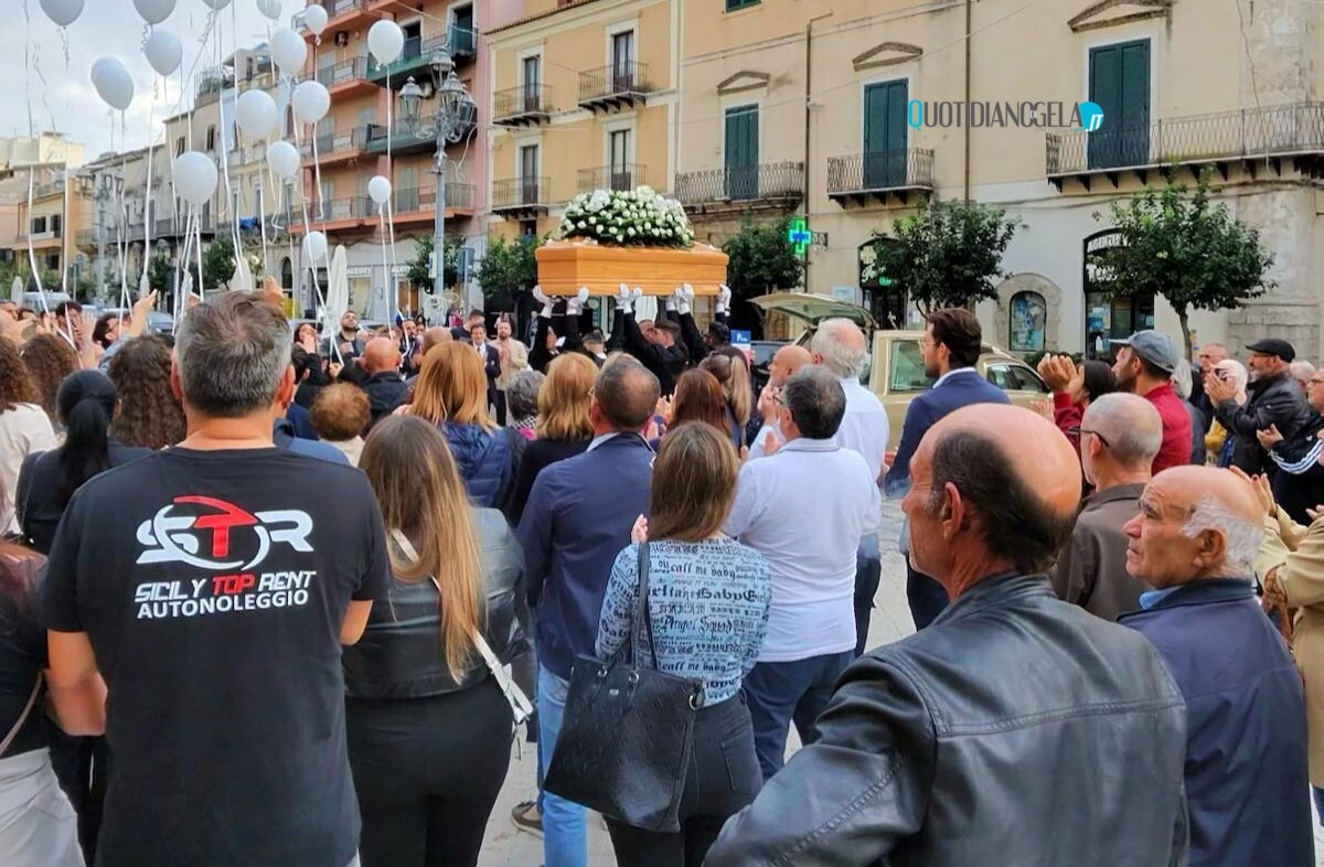 Morte Scicolone, l'ultimo saluto al trentunenne: sulle cause del decesso avviate verifiche - 