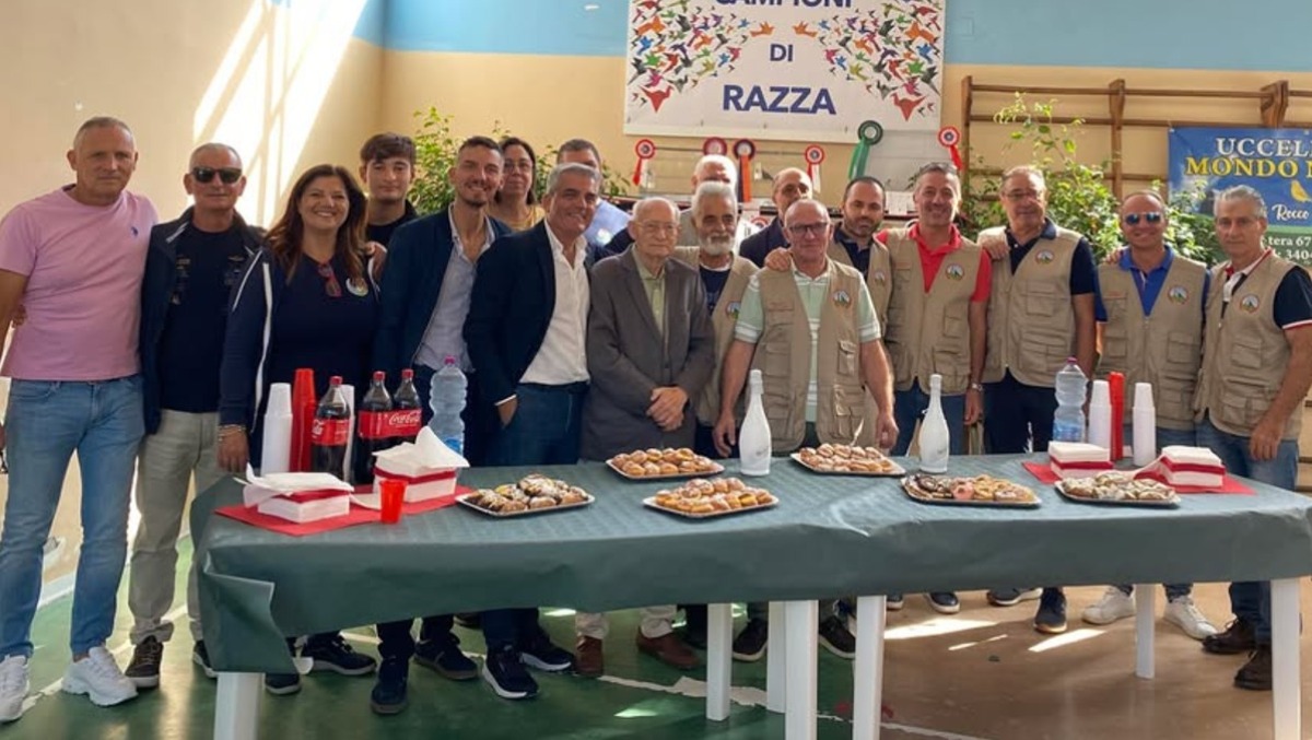 Concorso di disegno nella 19ª edizione della mostra ornitologica di Gela - 