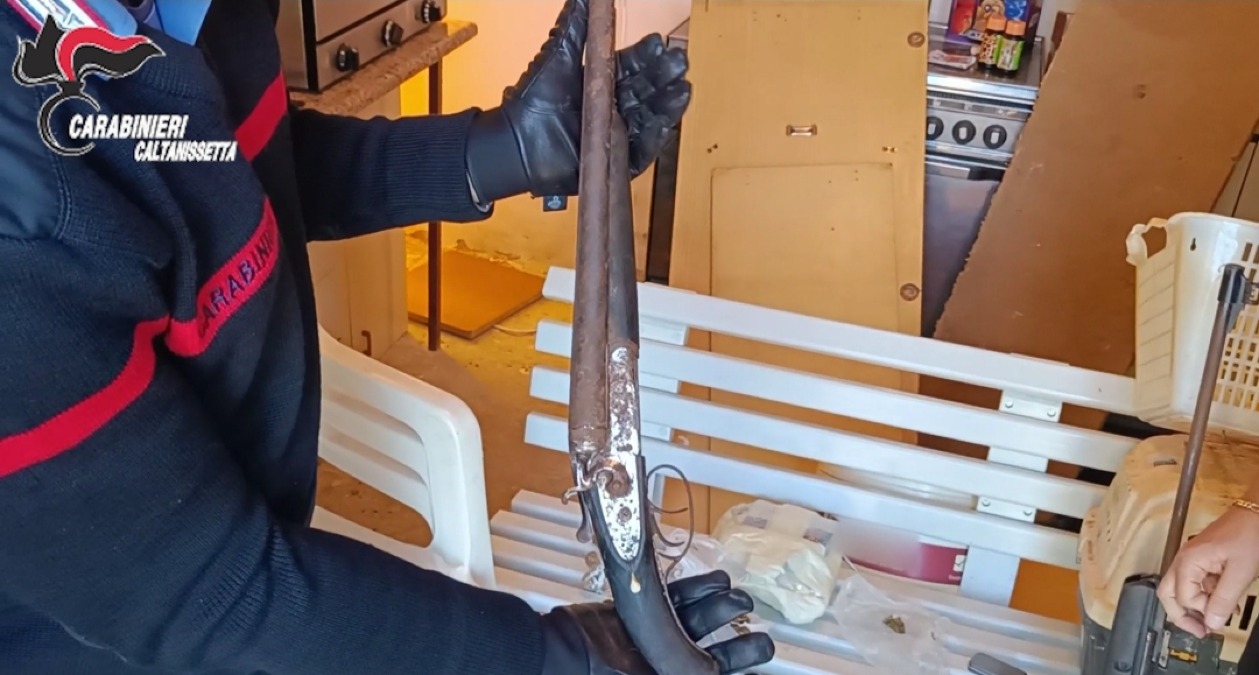 Droga, armi e munizioni, carabinieri nelle campagne di Niscemi: un arresto  - 