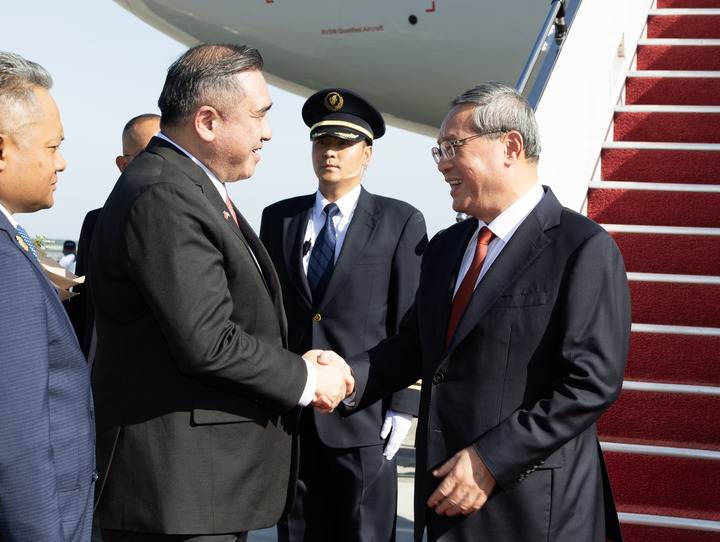 Cina: premier Li in Malesia per incontri leader su cooperazione Asia orientale - 