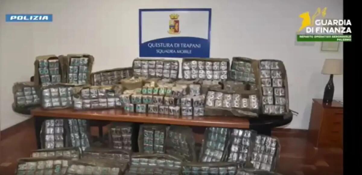 Sequestrati nel Trapanese 670 kg di hashish, fermati 5 narcotrafficanti - 
