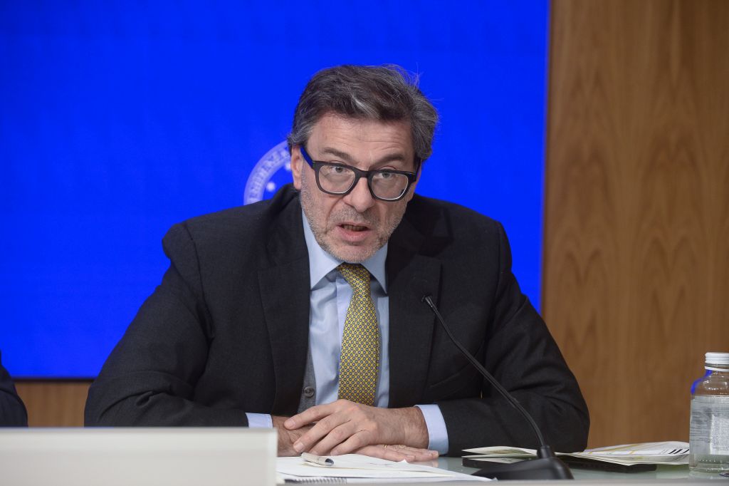 Giorgetti “Il risparmio motore della ricostruzione” - 