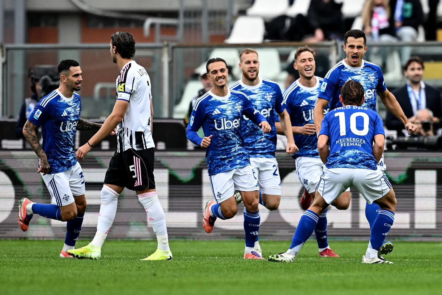 La Juve cade a Como, decidono i gol di Kempf e Nico Paz - 