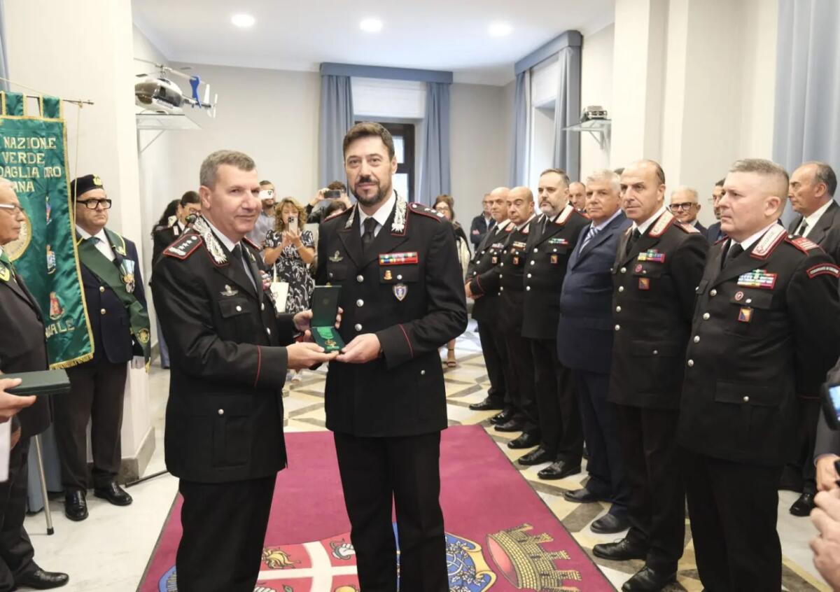 Il Generale dei Carabinieri Claudio Domizi consegna la Medaglia Mauriziana a 18 militari - 