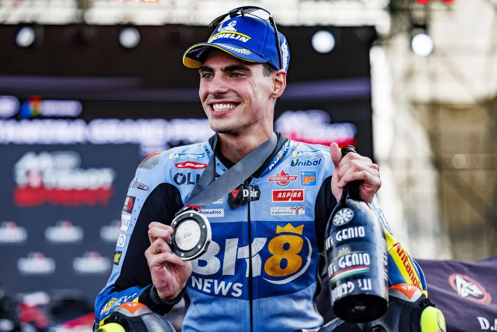 Aldeguer vince in Indonesia, infortunio alla clavicola per Marc Marquez - 