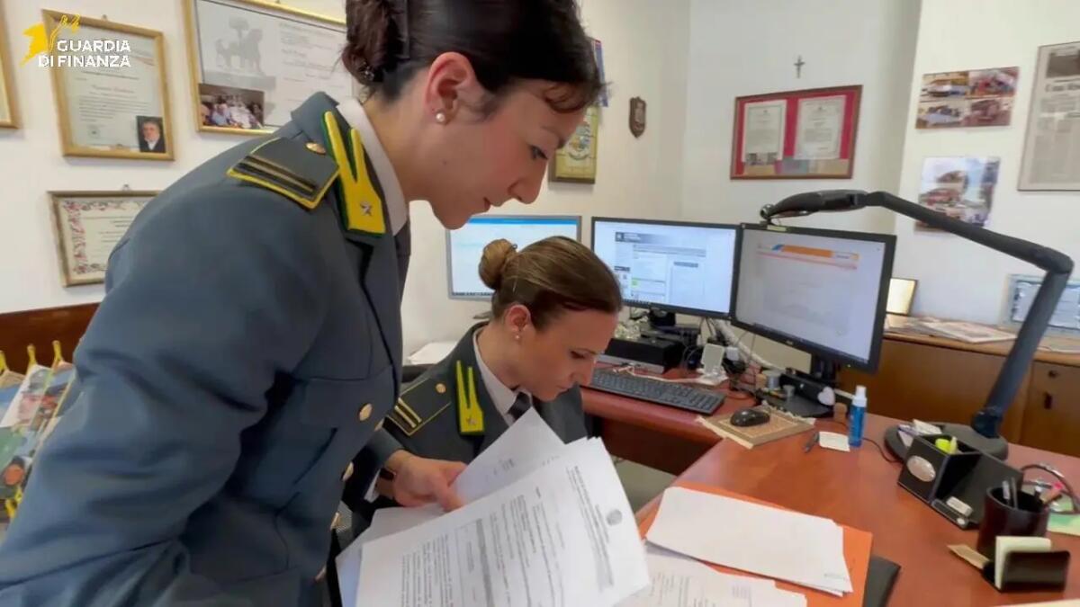 Palermo, peculato di fondi europei in epoca Covid-19: sequestrati beni fino a 140 mila euro - 