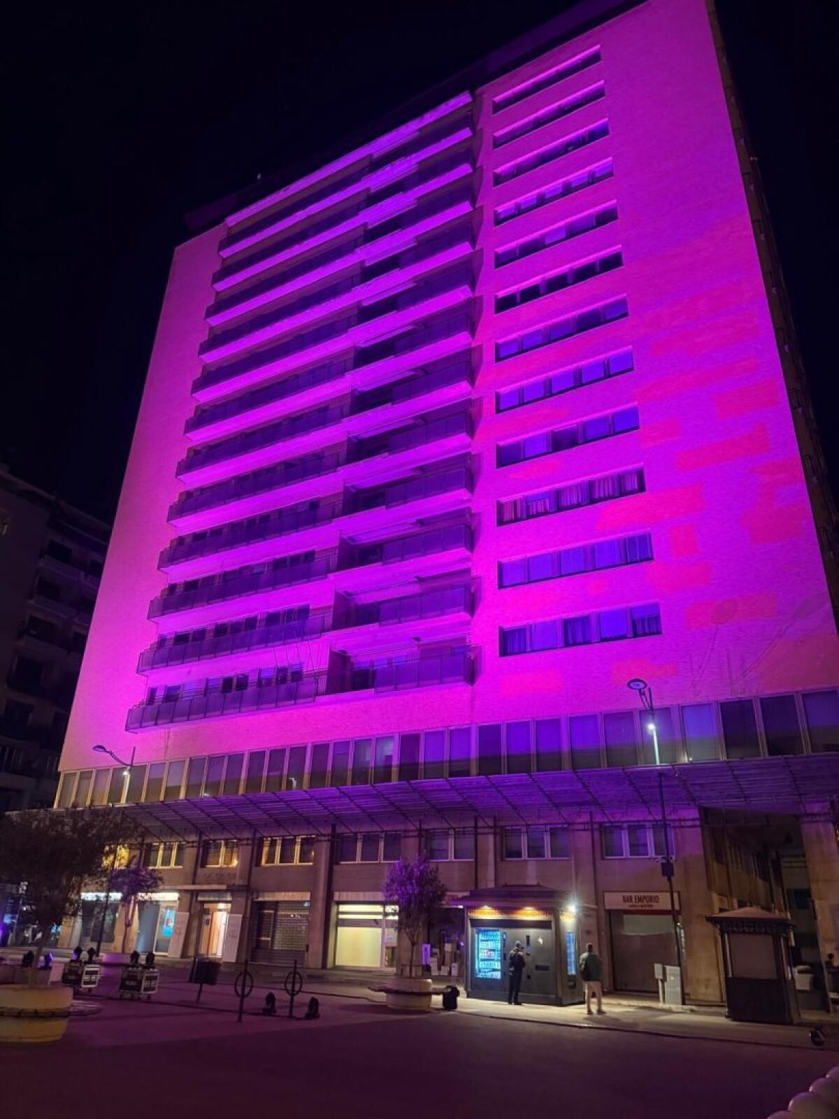 L’edificio della Camera di Commercio di Palermo ed Enna s’illumina di rosa per il progetto “PINK-IT” - 