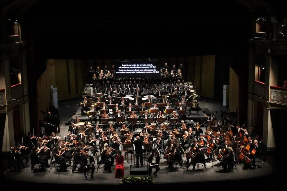 Palermo, inaugurata la 66esima stagione della Foss: il Politeama Garibaldi sold out - 