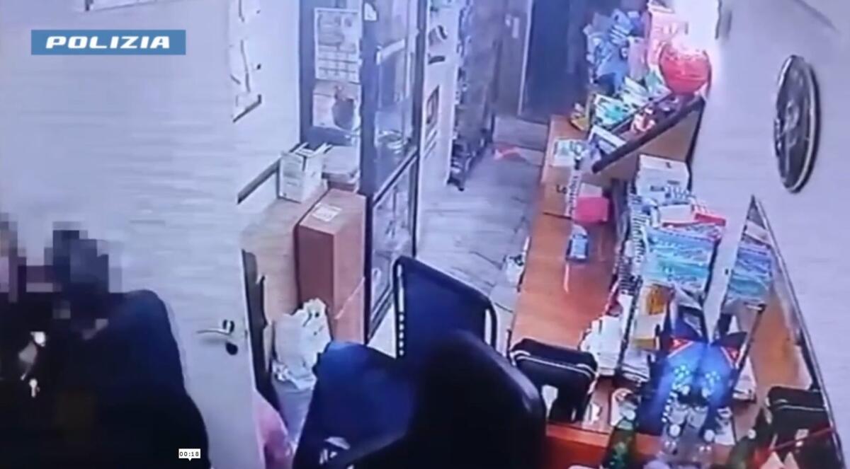 Catania, prende a calci e pugni la moglie malata: arrestato un 34enne / Video - 