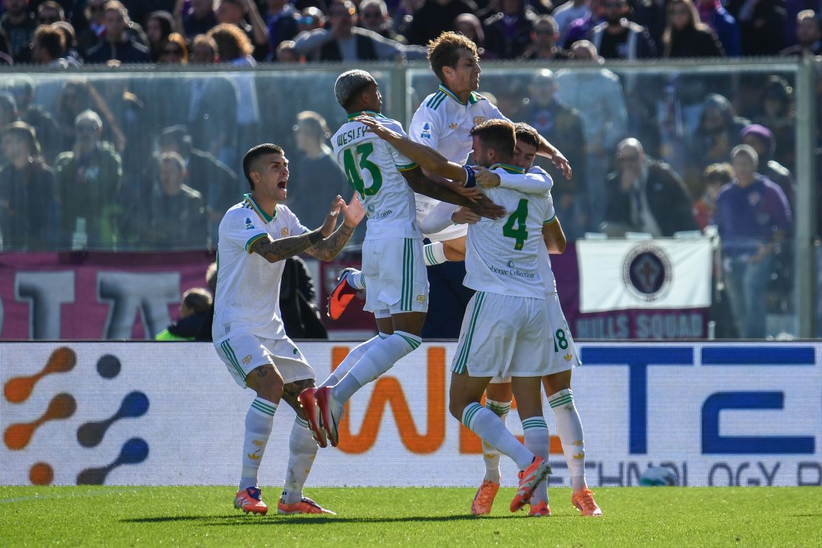 La Roma vince anche a Firenze e resta in vetta - 