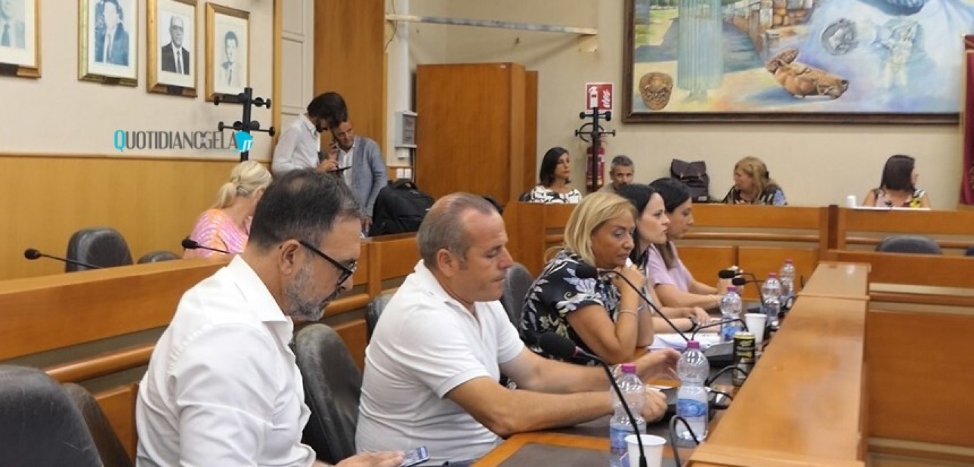 "Da maggioranza brutta pagina politica", opposizione: "Assenti dopo ritiro atto Solito" - 