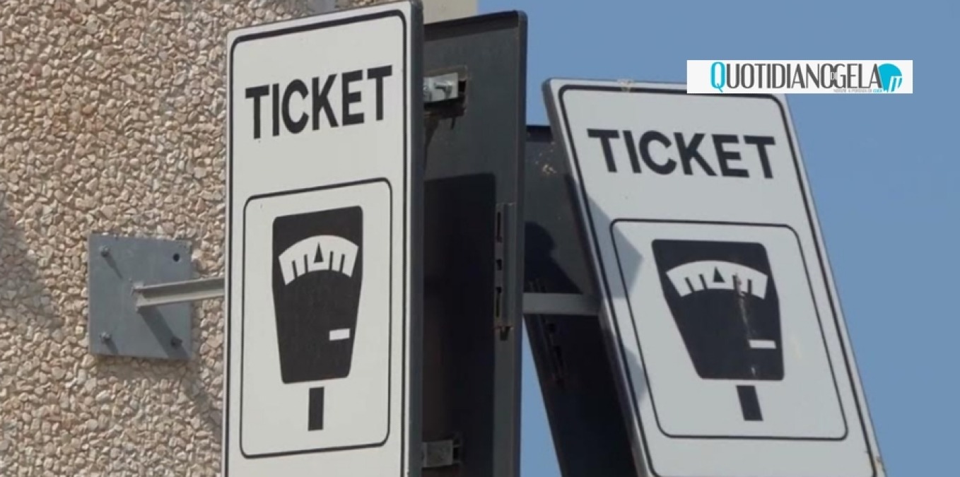 Strisce blu e parcheggi, scade contratto: proroga a Ecoparking fino a nuova gara  - 