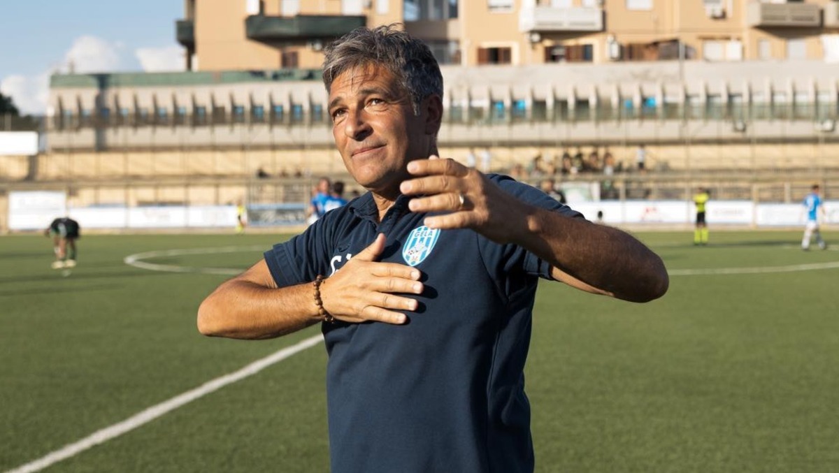 Cacciola è stato esonerato, nel pomeriggio il nuovo tecnico - 