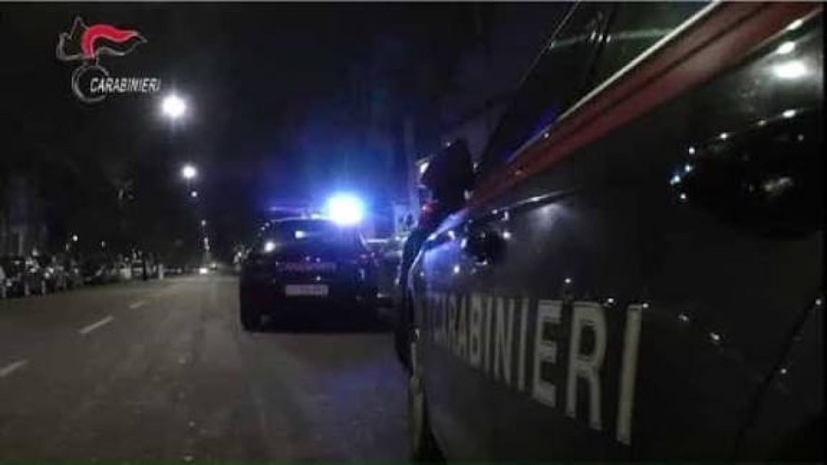 Controlli in città, diciottenne arrestato dai carabinieri e ventunenne denunciato: avevano droga - 