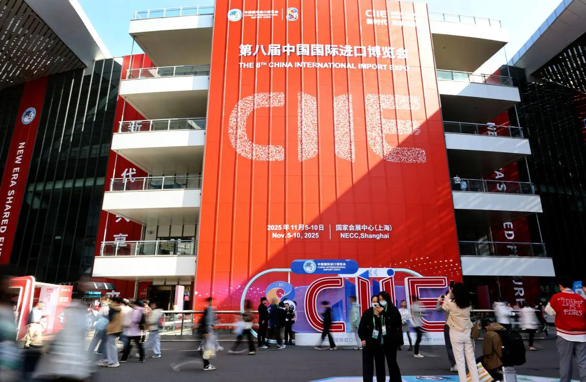 Cina: durante CIIE registrati oltre 83 miliardi di dollari in accordi preliminari - 